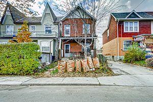 204 Franklin Ave, House detached with 3 bedrooms, 3 bathrooms and 1 parking in Toronto ON | Image 1