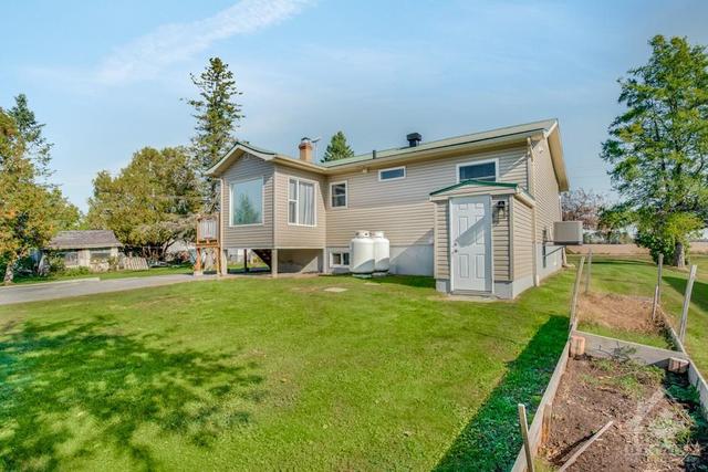 1436 Cassburn Road, House detached with 3 bedrooms, 1 bathrooms and 8 parking in Champlain ON | Image 2