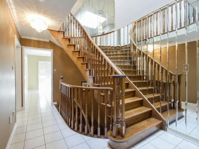 3100 Eden Oak Cres, House detached with 4 bedrooms, 3 bathrooms and 2 parking in Mississauga ON | Image 3
