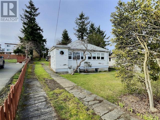 846 Thulin St, House detached with 2 bedrooms, 1 bathrooms and 3 parking in Campbell River BC | Image 1