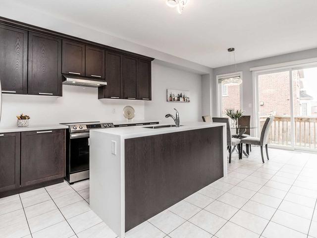 27 Zanetta Cres, House detached with 4 bedrooms, 4 bathrooms and 6 parking in Brampton ON | Image 11