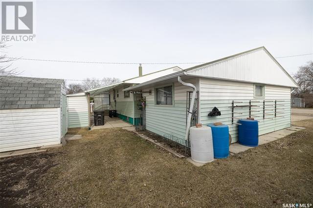 307 6th Avenue E, House detached with 2 bedrooms, 1 bathrooms and null parking in Watrous SK | Image 46