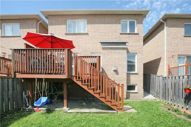 33 Walkview Cres, House attached with 3 bedrooms, 4 bathrooms and 2 parking in Richmond Hill ON | Image 10