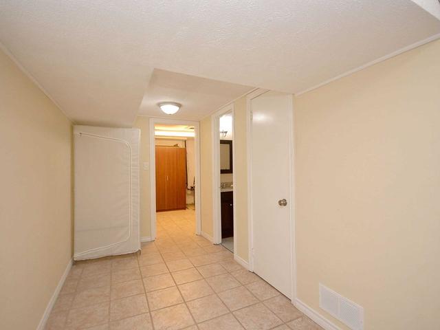 1037 East Ave, House detached with 3 bedrooms, 2 bathrooms and 4 parking in Mississauga ON | Image 16
