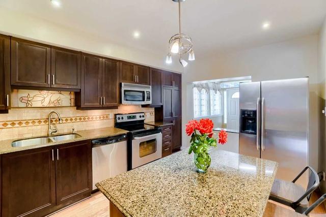 185 Oakwood Ave, House detached with 4 bedrooms, 3 bathrooms and 2 parking in Toronto ON | Image 6