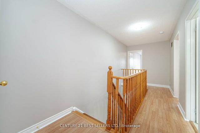 5649 Cortina Cres, House semidetached with 3 bedrooms, 4 bathrooms and 3 parking in Mississauga ON | Image 13