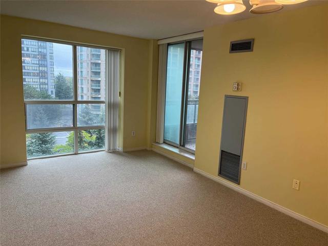 606 - 3 Pemberton Ave, Condo with 1 bedrooms, 1 bathrooms and 1 parking in Toronto ON | Image 3