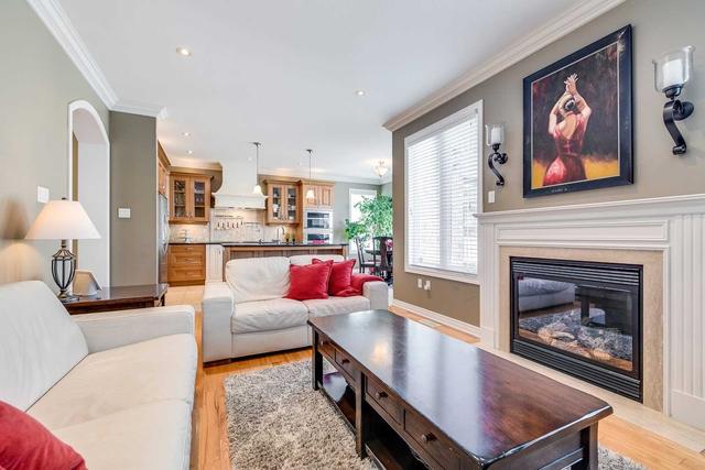 2465 North Ridge Tr, House detached with 4 bedrooms, 3 bathrooms and 4 parking in Oakville ON | Image 3