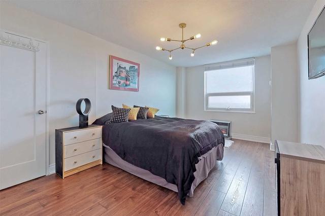 2001 - 627 The West Mall, Condo with 3 bedrooms, 2 bathrooms and 1 parking in Toronto ON | Image 15