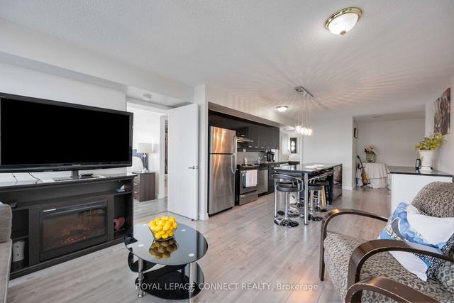 711 - 33 Singer Crt, Condo with 2 bedrooms, 2 bathrooms and 1 parking in Toronto ON | Image 2