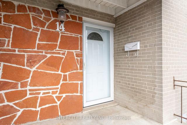 14 Ladyfield Crt, House semidetached with 4 bedrooms, 2 bathrooms and 4 parking in Toronto ON | Image 40
