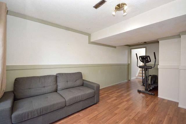 71 Carleton Pl, Townhouse with 3 bedrooms, 2 bathrooms and 2 parking in Brampton ON | Image 28