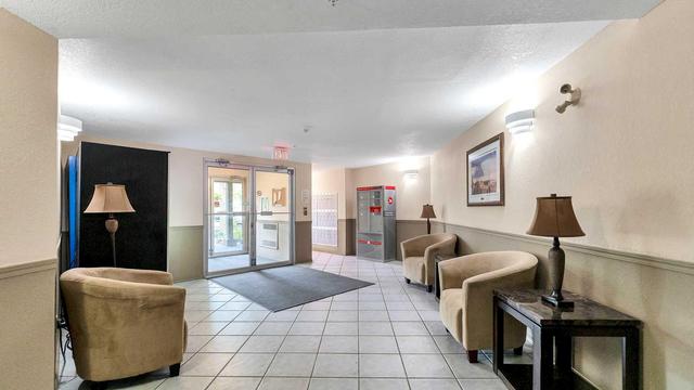 220 - 245 Red Deer Drive, Condo with 2 bedrooms, 2 bathrooms and 1 parking in Medicine Hat AB | Image 4