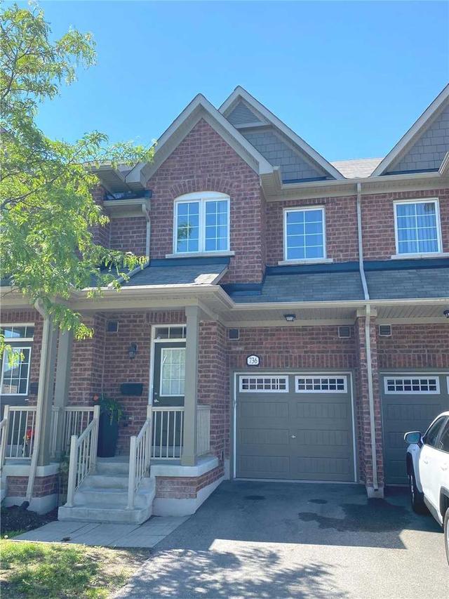 736 Wendy Culbert Cres, Townhouse with 3 bedrooms, 4 bathrooms and 2 parking in Newmarket ON | Image 1