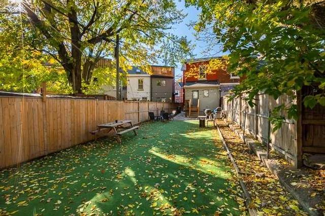 287 Lisgar St, House semidetached with 5 bedrooms, 4 bathrooms and 3 parking in Toronto ON | Image 29