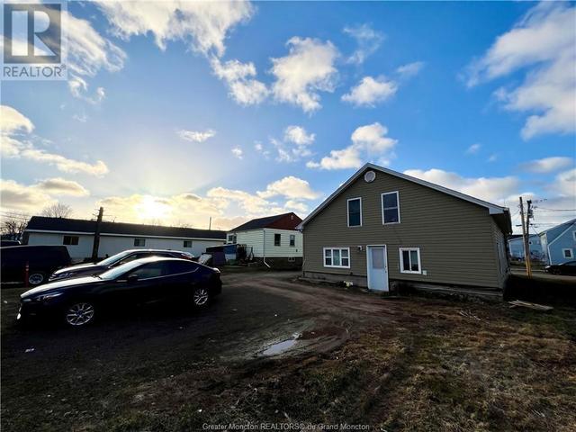 110 Connolly St, House detached with 6 bedrooms, 2 bathrooms and null parking in Moncton NB | Image 24