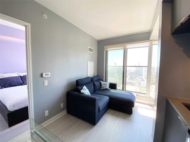 3107 - 181 Dundas St E, Condo with 1 bedrooms, 1 bathrooms and 0 parking in Toronto ON | Image 2