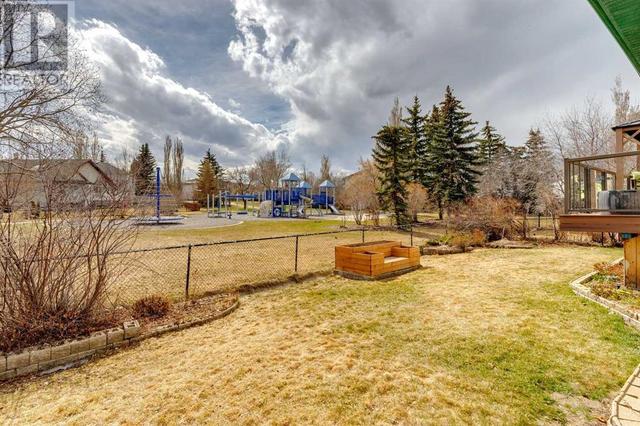 238 Douglas Ridge Place Se, House detached with 4 bedrooms, 3 bathrooms and 4 parking in Calgary AB | Image 37