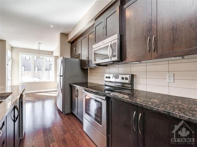 263 Losino Crescent, Townhouse with 3 bedrooms, 3 bathrooms and 3 parking in Ottawa ON | Image 11