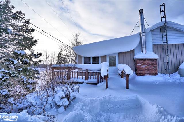 1465 Riverside Drive, House detached with 6 bedrooms, 2 bathrooms and 6 parking in Parry Sound, Unorganized, Centre Part ON | Image 37