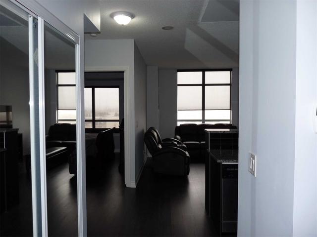 1014 - 9245 Jane St, Condo with 1 bedrooms, 2 bathrooms and 1 parking in Vaughan ON | Image 3