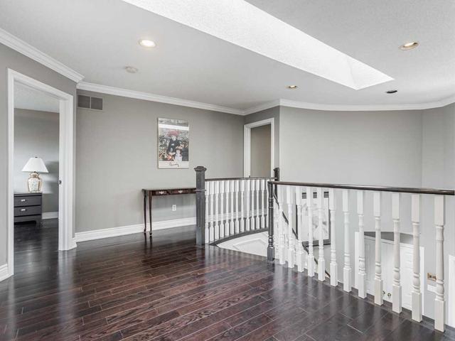 208 Roseborough Cres, House detached with 4 bedrooms, 4 bathrooms and 6 parking in Vaughan ON | Image 7