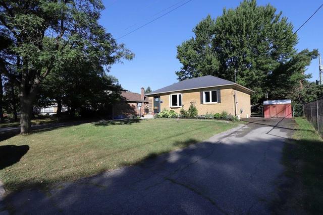 2361 Alma Dale Ave, House detached with 2 bedrooms, 2 bathrooms and 4 parking in Burlington ON | Image 1
