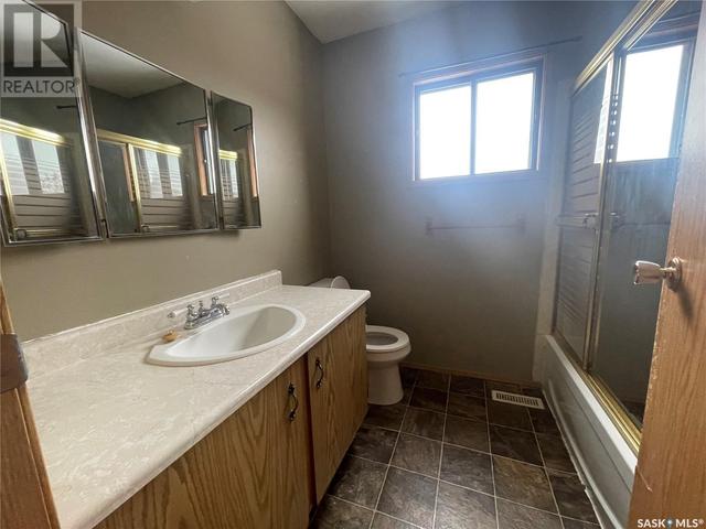 404 Cedar Meadow Drive, House attached with 2 bedrooms, 1 bathrooms and null parking in Regina SK | Image 10