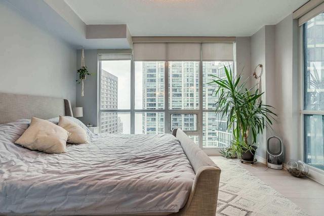 2411 - 16 Yonge St, Condo with 2 bedrooms, 2 bathrooms and 1 parking in Toronto ON | Image 11