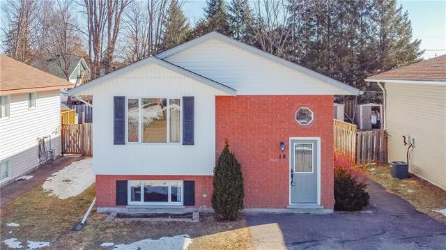 18 Briarwood Drive, House detached with 4 bedrooms, 2 bathrooms and 4 parking in Petawawa ON | Image 1