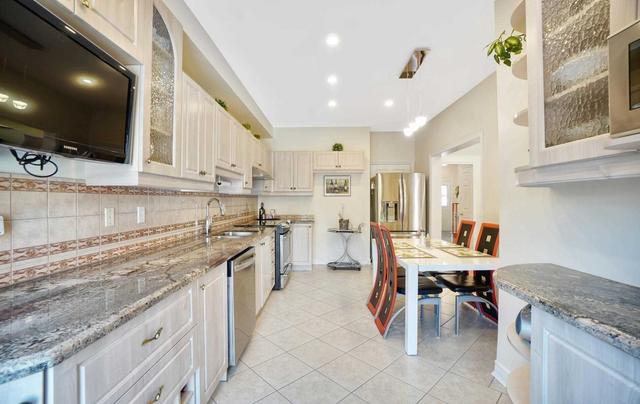 158 Bachman Dr, House detached with 4 bedrooms, 4 bathrooms and 5 parking in Vaughan ON | Image 3