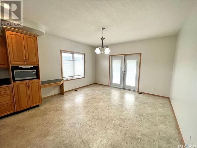 1005 2nd Avenue, House detached with 4 bedrooms, 3 bathrooms and null parking in Swift Current SK | Image 12