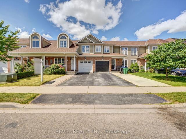 29 Irene Cres, House attached with 3 bedrooms, 3 bathrooms and 3 parking in Brampton ON | Image 1
