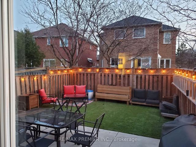 97 Lent Cres, House attached with 3 bedrooms, 3 bathrooms and 2 parking in Brampton ON | Image 28