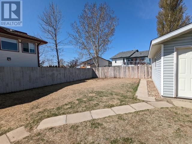 2304 7 Avenue Ne, House detached with 3 bedrooms, 2 bathrooms and 3 parking in Medicine Hat AB | Image 33