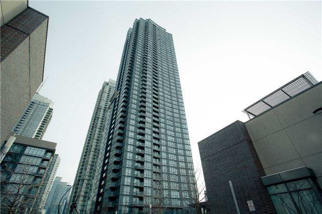 1002 - 11 Brunel Crt, Condo with 1 bedrooms, 1 bathrooms and 1 parking in Toronto ON | Image 2