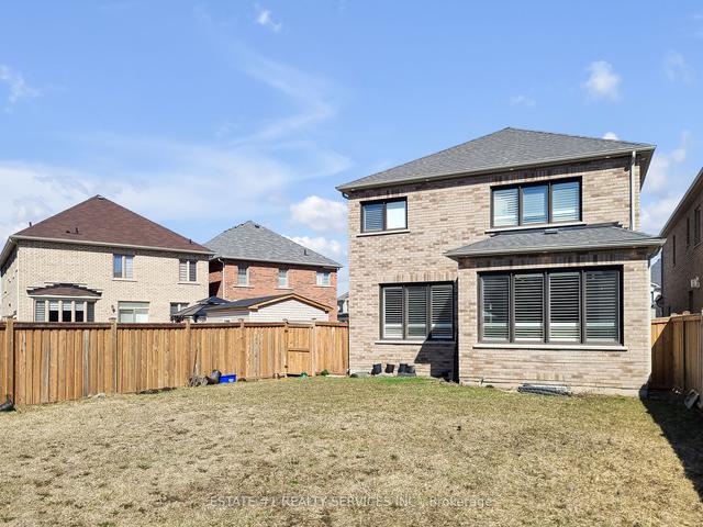 47 Dunley Cres, House detached with 5 bedrooms, 4 bathrooms and 5 parking in Brampton ON | Image 35