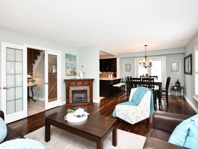54 Madelaine Cres, House detached with 4 bedrooms, 4 bathrooms and 8 parking in Brampton ON | Image 4