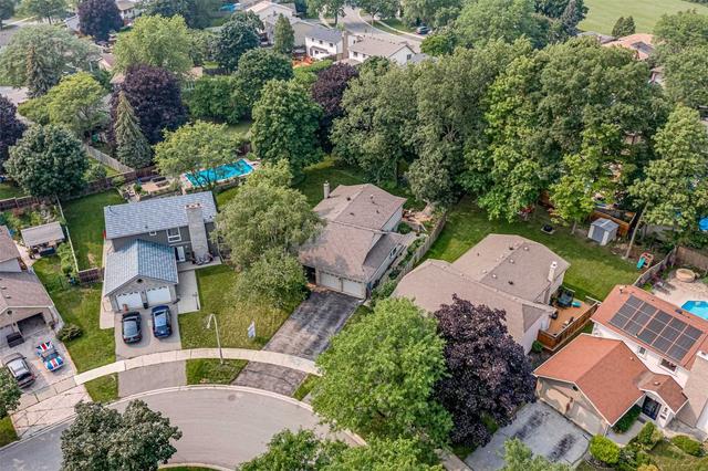 2167 Pauline Crt, House detached with 3 bedrooms, 3 bathrooms and 6 parking in Burlington ON | Image 28