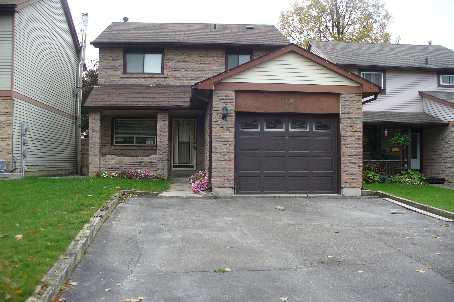 13 Dalzell Ave, House detached with 3 bedrooms, 2 bathrooms and 4 parking in Brampton ON | Image 1