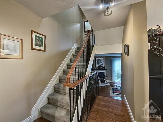 1723 Lamoureux Drive, Townhouse with 3 bedrooms, 2 bathrooms and 1 parking in Ottawa ON | Image 19