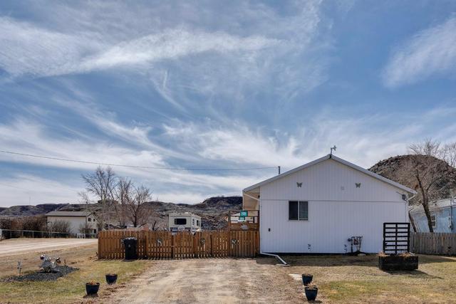 1605 4 Avenue Sw, House detached with 4 bedrooms, 3 bathrooms and 2 parking in Drumheller AB | Image 38