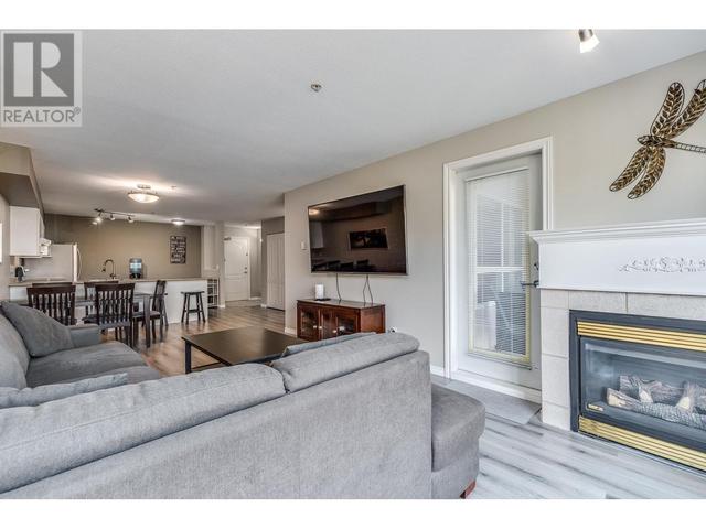 409 22230 North Avenue, Condo with 2 bedrooms, 2 bathrooms and 1 parking in Maple Ridge BC | Image 6
