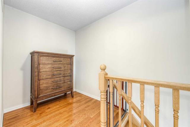 1061 Haxton Hts, House attached with 2 bedrooms, 2 bathrooms and 1 parking in Milton ON | Image 15
