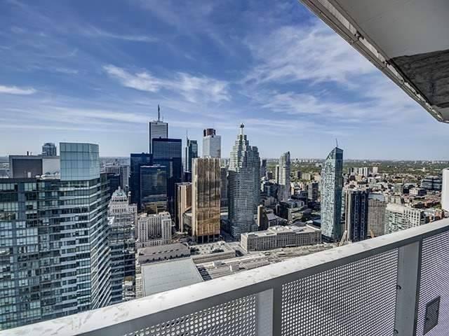 6302 - 100 Harbour St, Condo with 2 bedrooms, 2 bathrooms and 0 parking in Toronto ON | Image 8