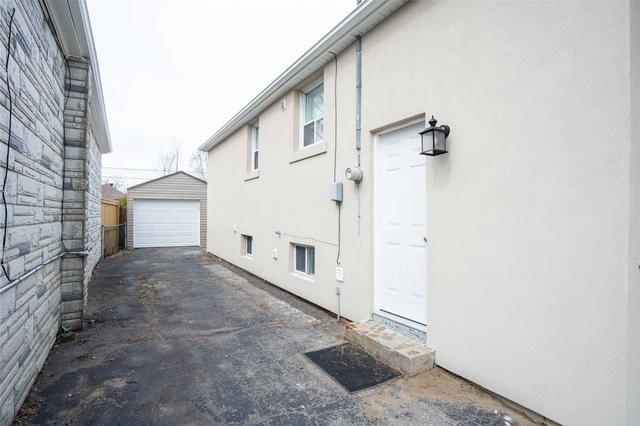10 Duern St, House detached with 2 bedrooms, 2 bathrooms and 4 parking in Toronto ON | Image 22