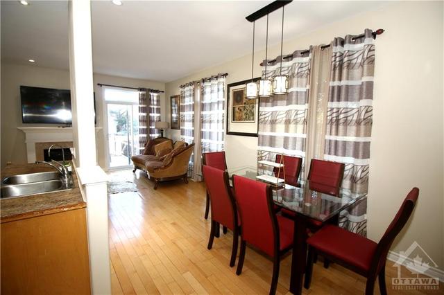 975 Gosnell Terrace, Townhouse with 4 bedrooms, 3 bathrooms and 3 parking in Ottawa ON | Image 7