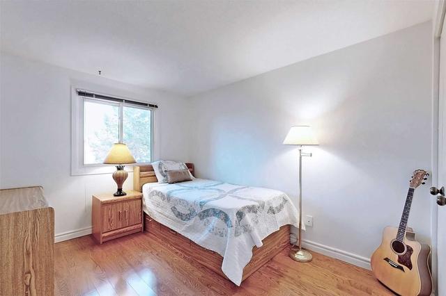 71 Sandyhook Sq, House detached with 3 bedrooms, 3 bathrooms and 3 parking in Toronto ON | Image 14
