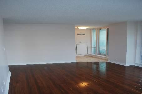 809 - 33 Elm Dr W, Condo with 2 bedrooms, 2 bathrooms and 1 parking in Mississauga ON | Image 4