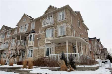 130 Park St E, Townhouse with 3 bedrooms, 4 bathrooms and 2 parking in Mississauga ON | Image 1